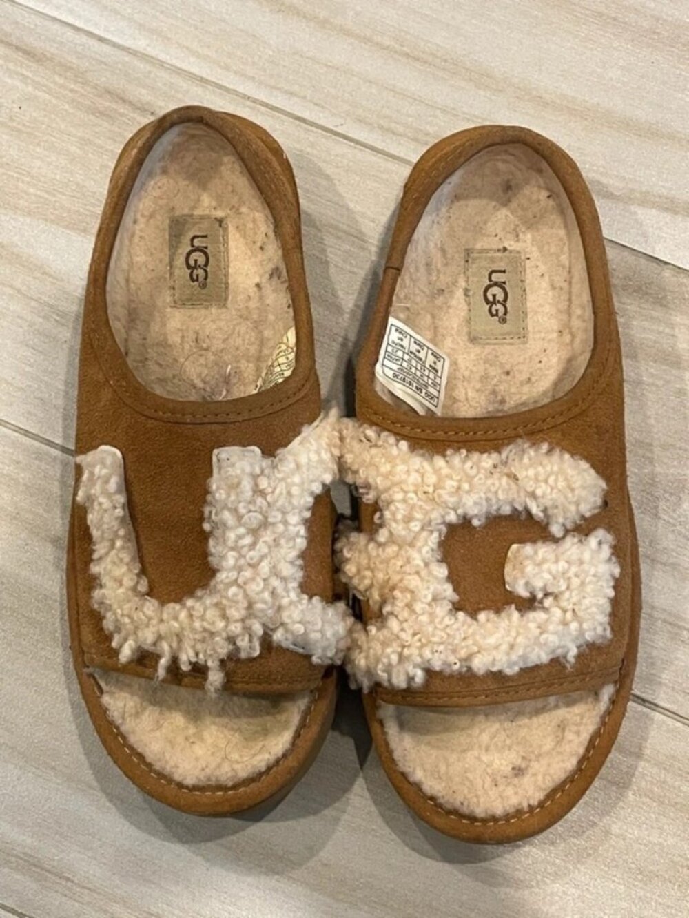 UGG Women’s Chestnut Shearling Logo Slide Sandals 6